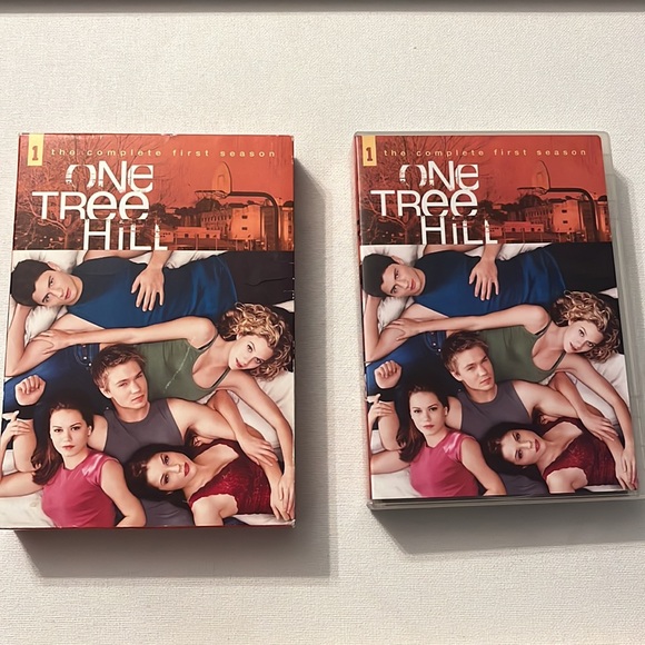 SEASON 1&4 - ONE TREE HILL - Picture 4 of 5